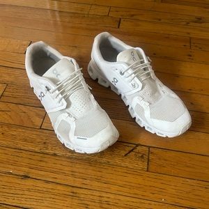 Used Women’s On Clouds size 9.5